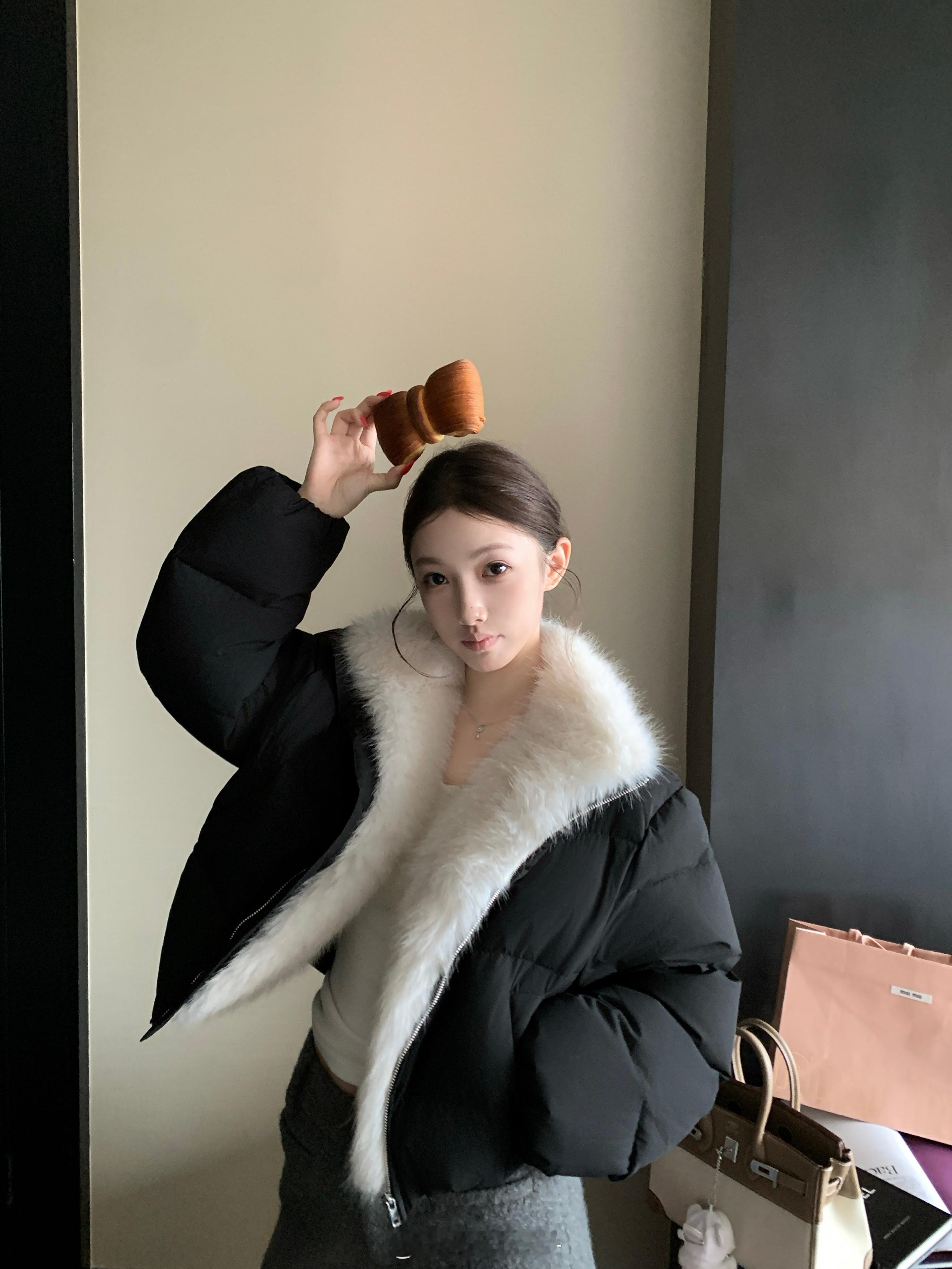 板栗可可Bankelili10/31/20:00集美貌与保暖力为一体的翻领毛毛羽