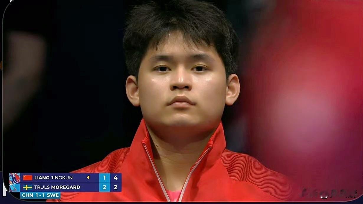 🏓伦敦世乒赛•看着这张照片，有点心疼。满脸的愧疚、呆滞的眼神和眼角的泪水，没法