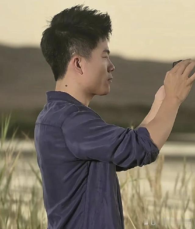 咱就是说，最近网上疯传一份“抖音六大稳10万+主播”名单，直接炸了锅！
据说啊，