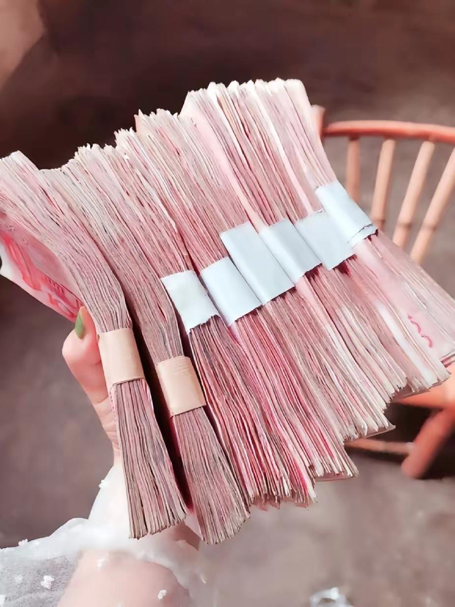 结婚后，我悄悄攒下10万私房钱，
这不是防着谁，而是给自己留的底气。
 
嫁妆3