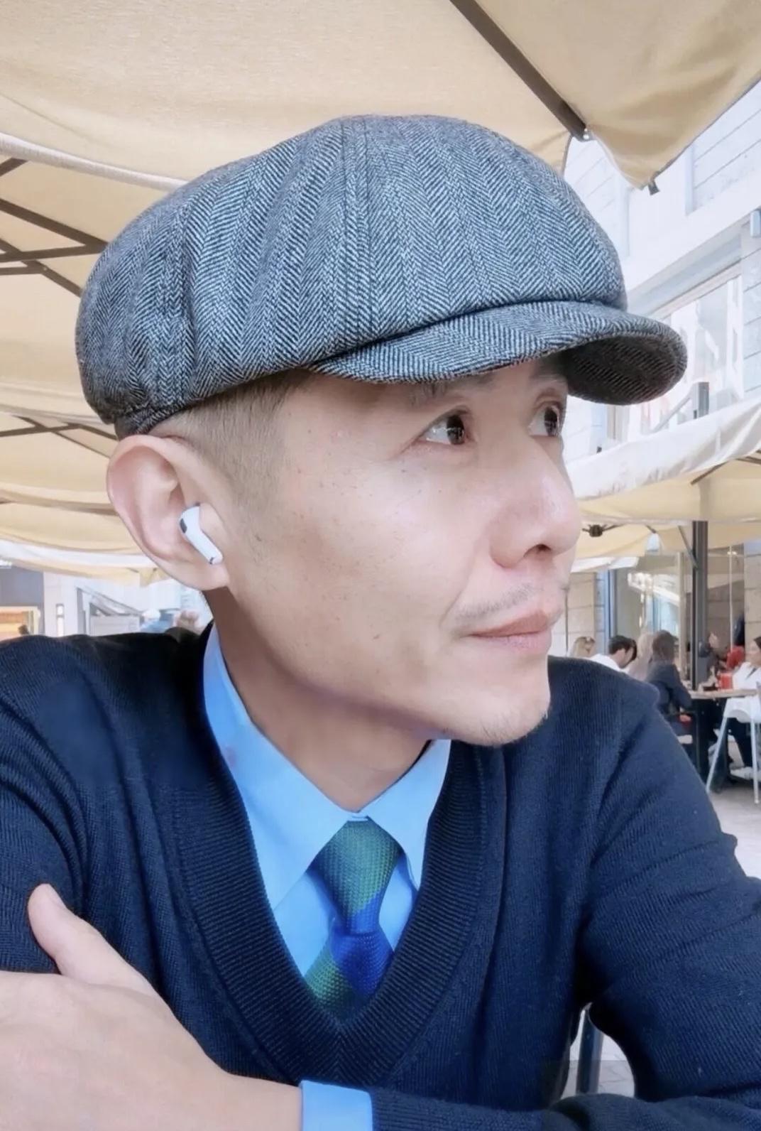连麦大哥：大冰老师…我快撑不住了。我女儿，4岁，刚确诊自闭症。每个月康复费要一万