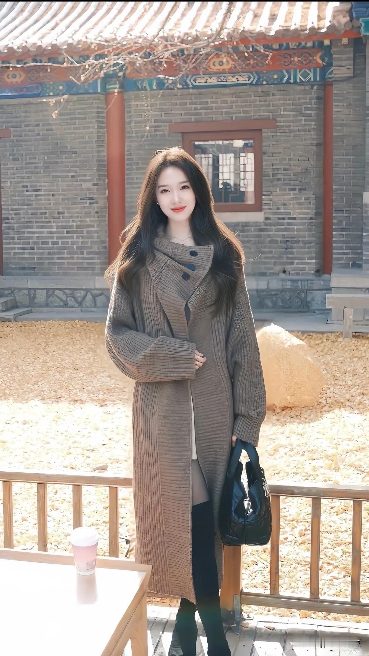 苏州的老字号中的老字号了…现场环境，绝了！！！湖景餐厅，情绪价值拉满…。这个6块