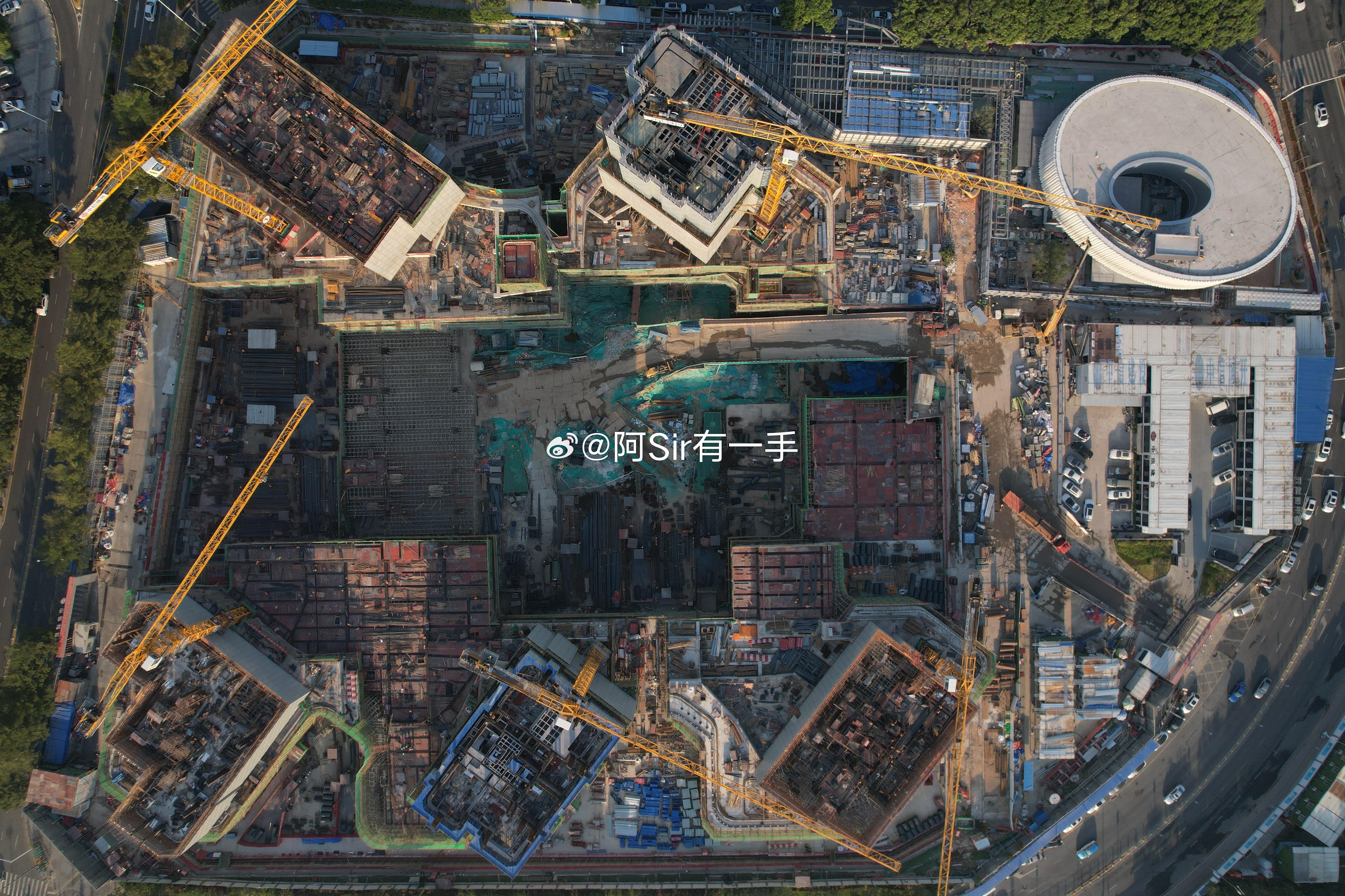 中信信悦湾今天进度，轮廓显现，下周中就能定位阳台了，总体比澐玺要快一点，不过开盘