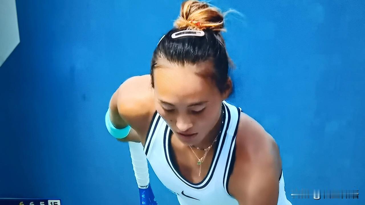 郑钦文2:1实现惊天大逆转，闯入美网16强，特别是第三盘0:5落后，连赢7局，太