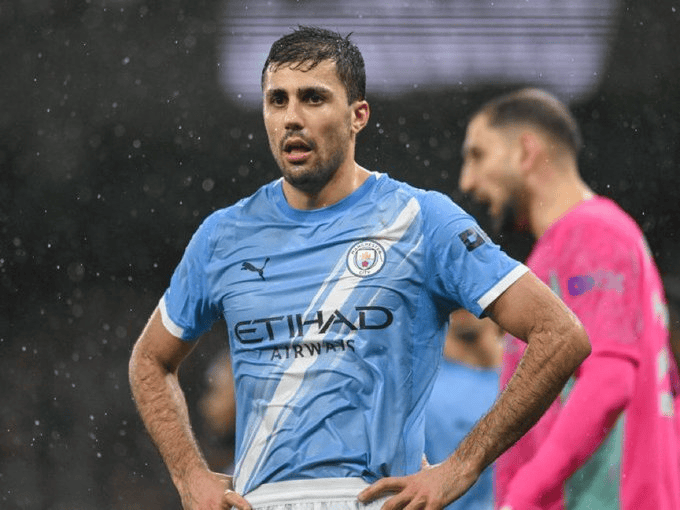 罗马诺：罗德里已收到曼城续约合同，曼城不愿将其低价出售