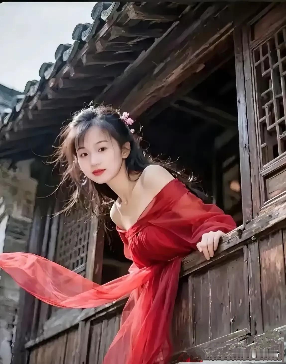 婚外情就是

披着浪漫外衣的毒药

女人痛过能重生

男人却常被贪心反噬

成年