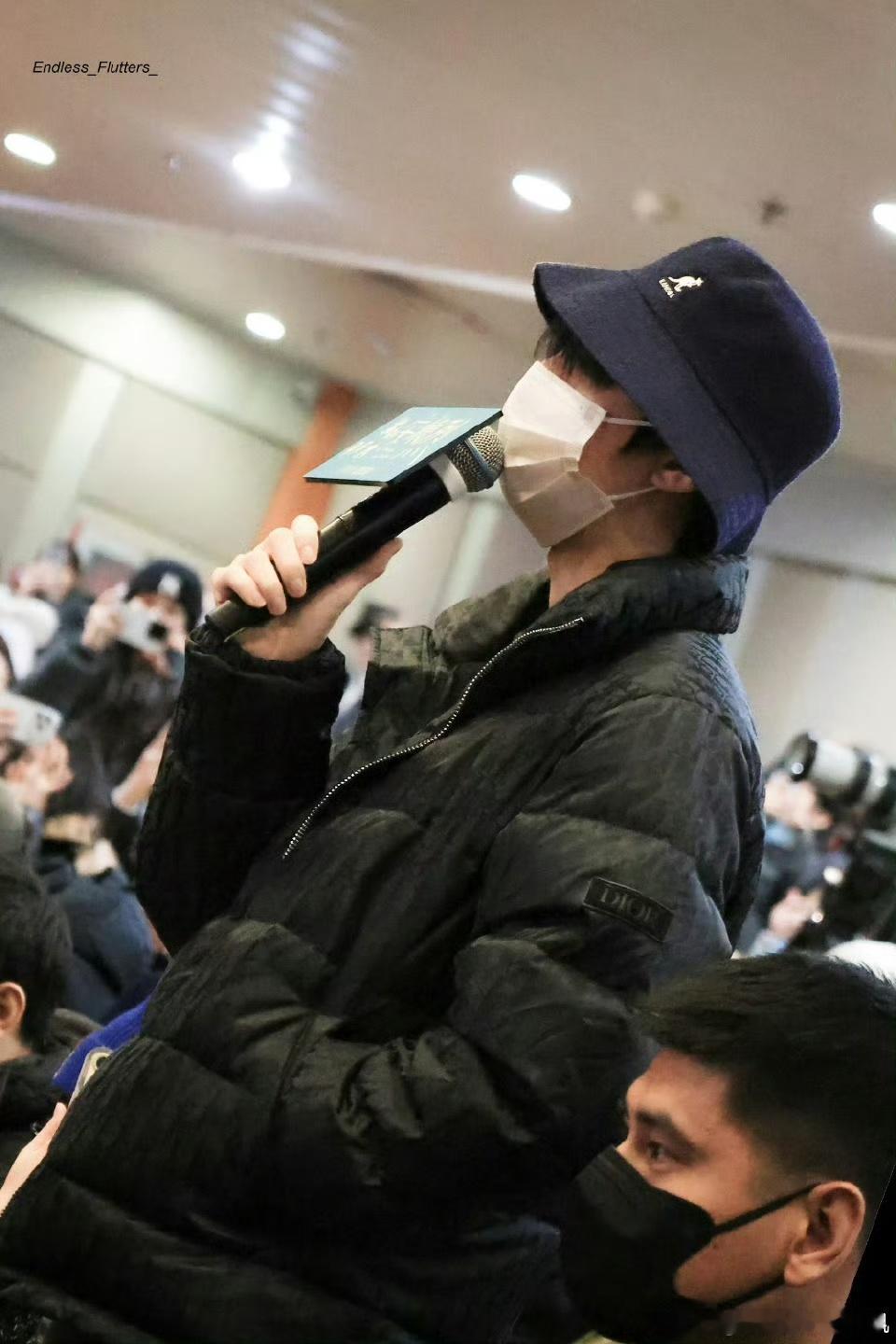 王俊凯 退步啦刘昊然 王俊凯中传首映礼现场吐槽刘昊然唱歌退步，说完秒红温，可爱到