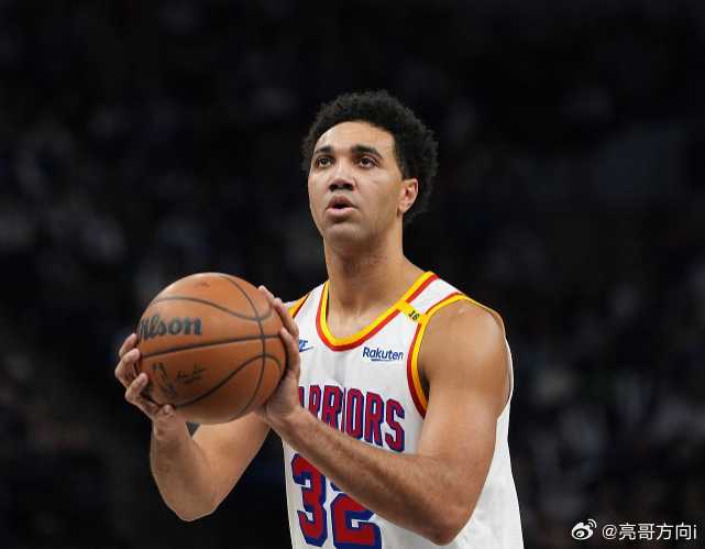 据Shams报道，勇士又做了一笔交易，他们将中锋特雷斯·杰克逊·戴维斯送去猛龙，