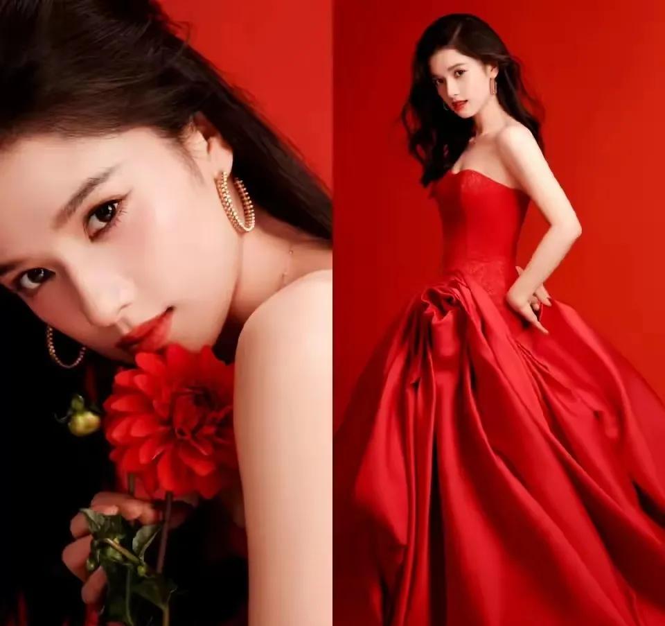 杨幂、谭松韵、李一桐、景甜、张婧仪，五位女神同框比美，杨幂身穿红色抹胸裙，大秀天