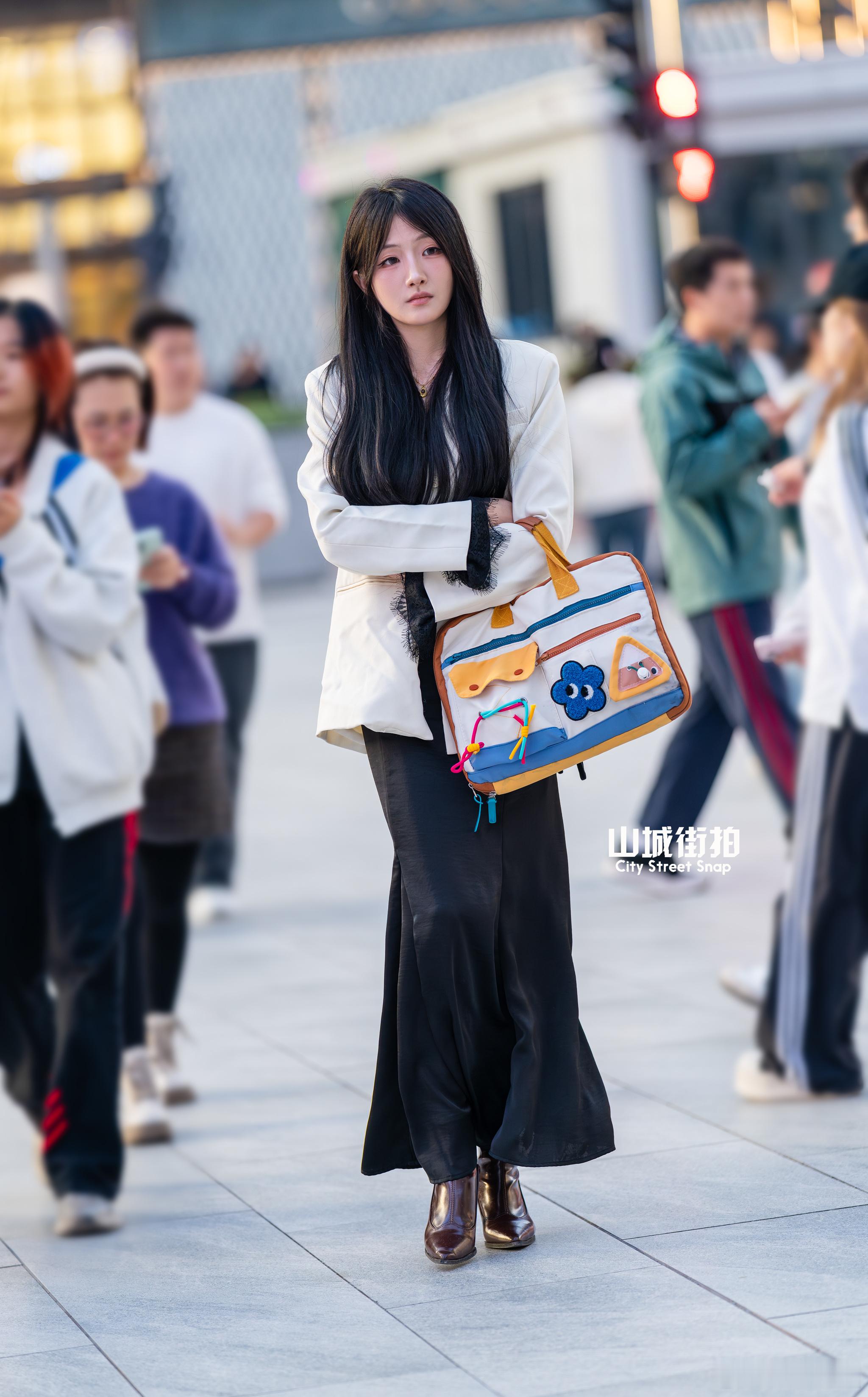 小姐姐有点像大s~ 