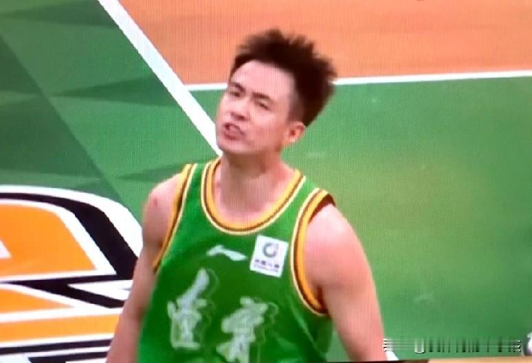 CBA联赛的赛场上，新一轮的比拼当中，辽宁男篮迎来了同样被球迷认为实力较强的新疆