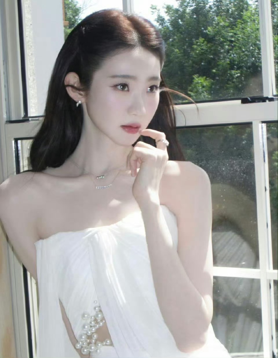 王玉雯演技相貌都不错 曝铁证王玉雯换张艺凡铁证主演王玉雯真被换了