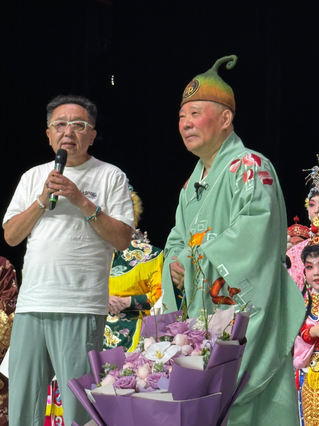 艾玛，于谦老师来了。 