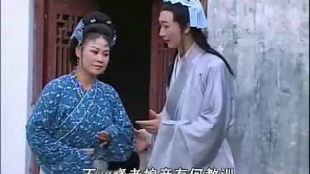 北宋宣和四年的冬夜
汤阴县的茅草屋里
油灯把影子投在土墙上，像幅晃动的剪影。
 