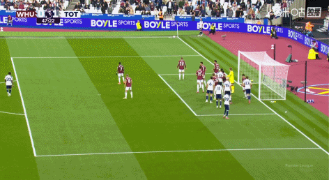 GOAL！！热刺1-0西汉姆联 ​​​​比赛第46分钟，西蒙斯开出左侧角球，萨尔