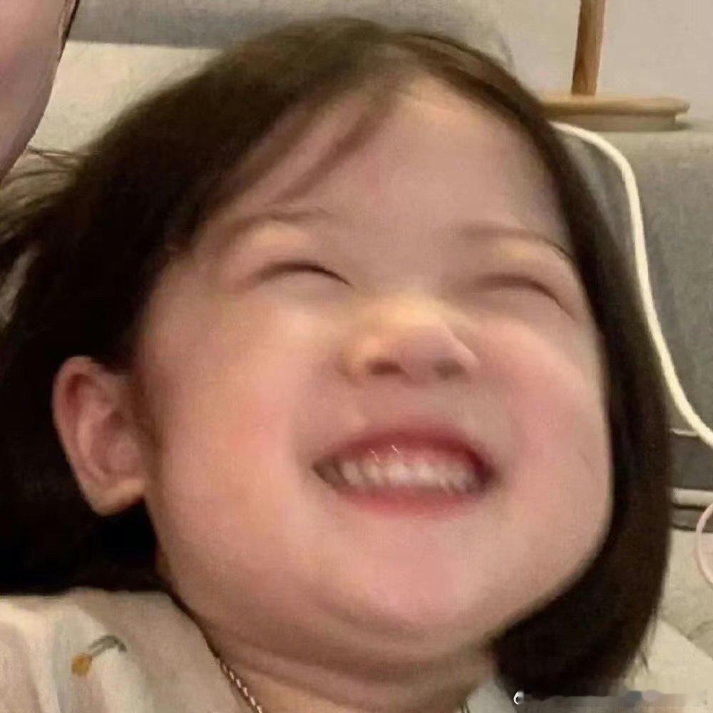 #打工人午睡姿势能有多奇葩#午休对于打工人来说真的很重要，大家要养精蓄锐呀！ ​