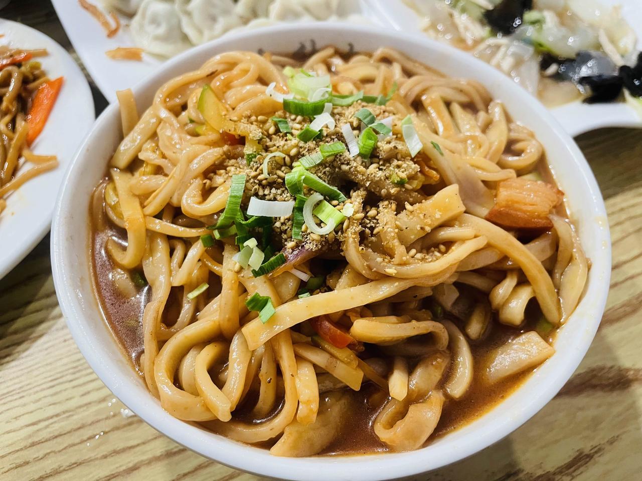 说两件事，第一，离开山西前，在高平吃了一碗炒脖子，一碗肠子汤，味道非常不错！第二