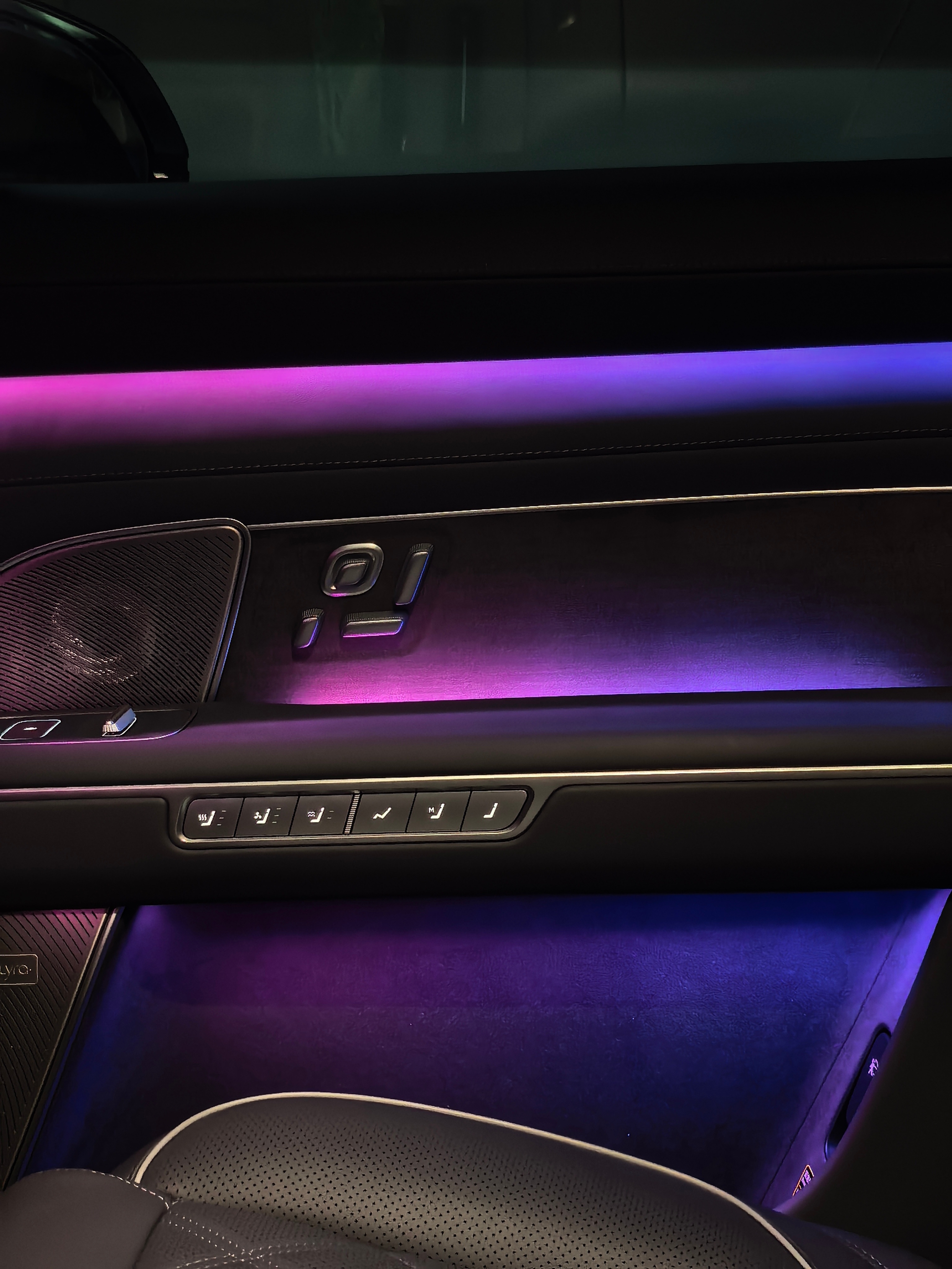 这些年身边的车商朋友暴雷很多因为这行业本就没有太高的门槛很多人拿着投资款幻想着自