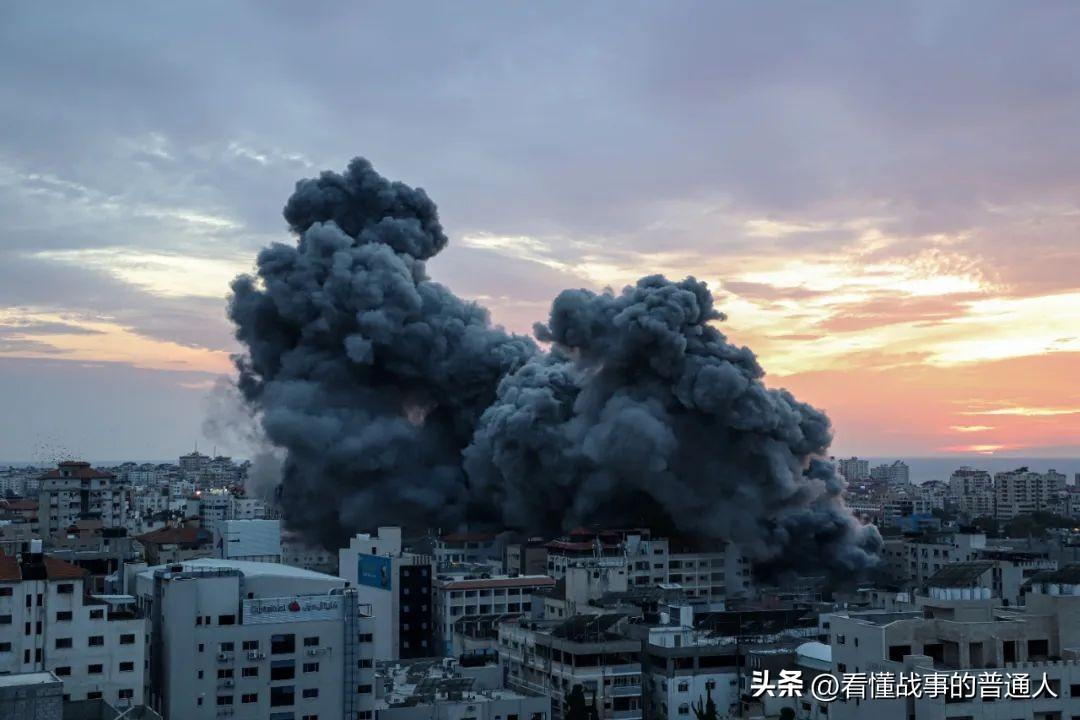 伊朗导弹密集砸向美军基地，放着以色列不打。很多人以为这是伊朗在回避硬仗。错了！以