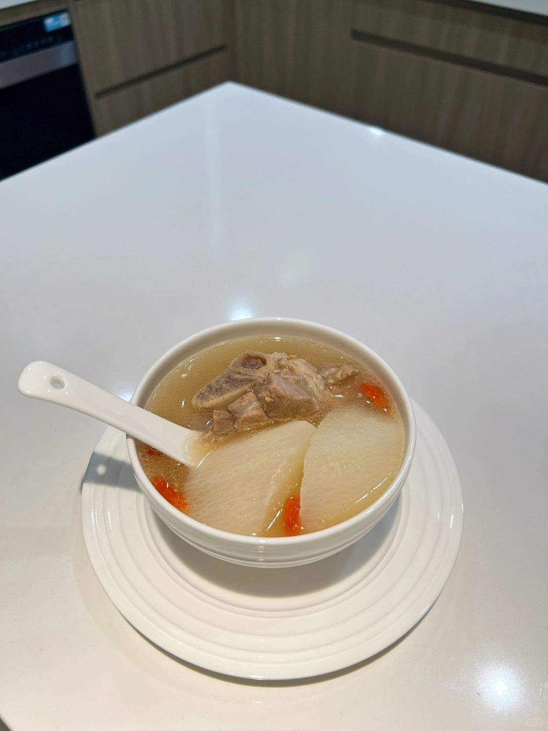 秋季靓汤|陈皮萝卜筒骨汤