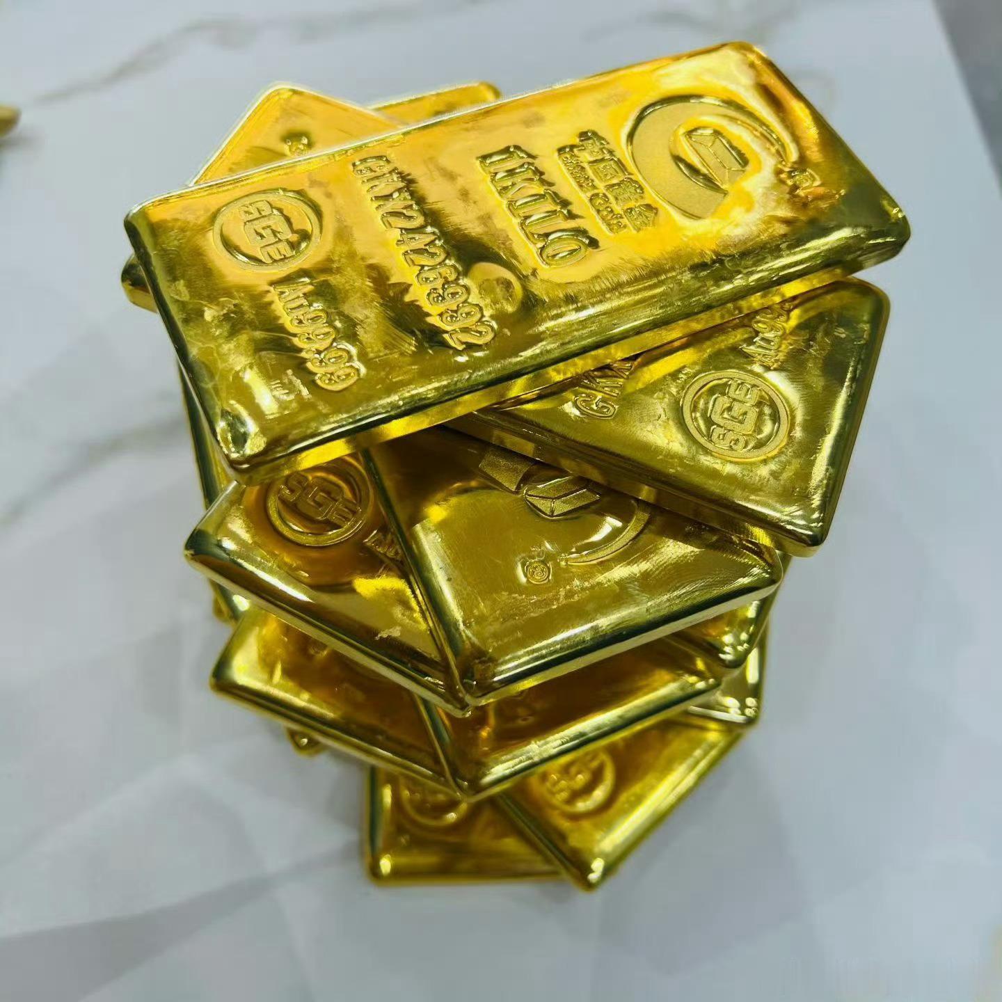 金价今年年初金价触及历史新高，在随后的大部分时间里，金价都“跌跌不休”。7月1日