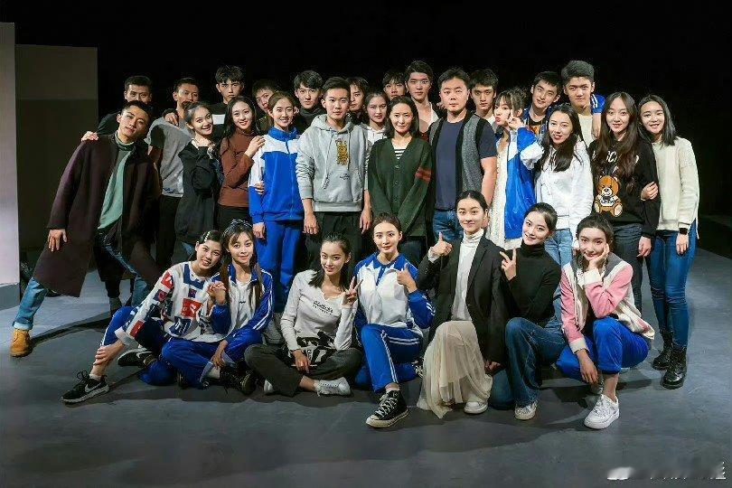 陈飞宇张康乐是同班同学  陈飞宇张康乐是同学   陈飞宇张康乐是同学啊 