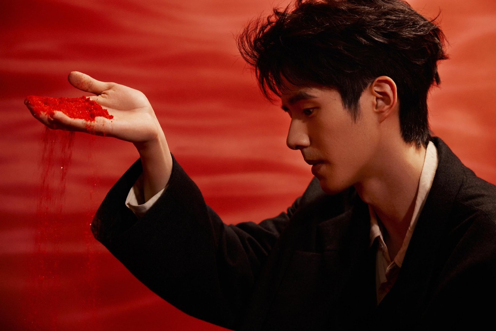 #185的刘昊然120的容金珍#刘昊然为《解密》中容金珍一角全力以赴，185cm