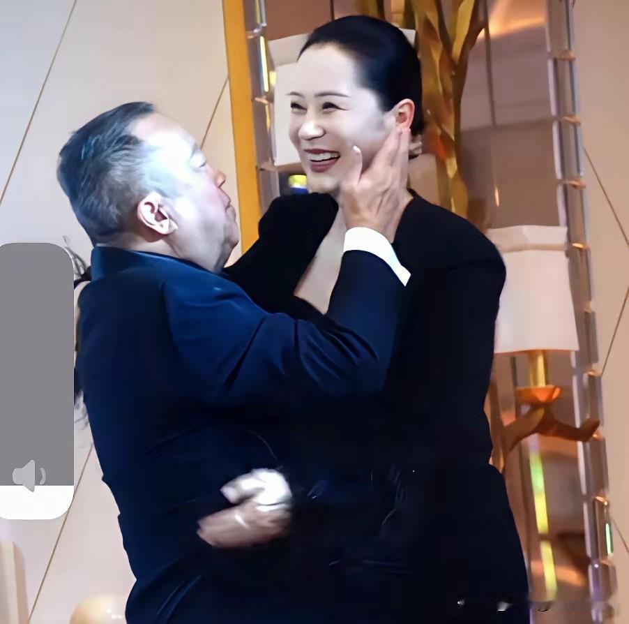 看看海清，长相、气质、气度、身材，哪一样都不输给宋佳和高圆圆。既有绝代风华，又自