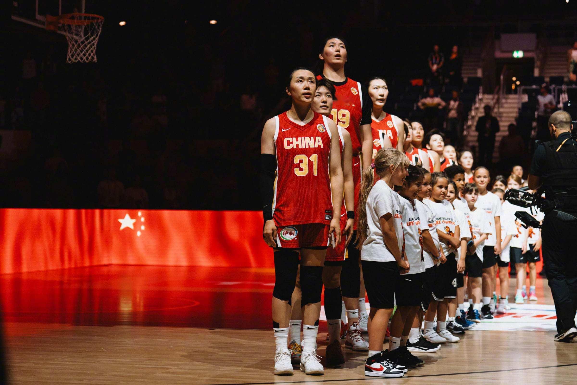 中国女篮vs波多黎各女篮中国女篮75-72击败波多黎各闯进八强！今天的杨舒予、韩