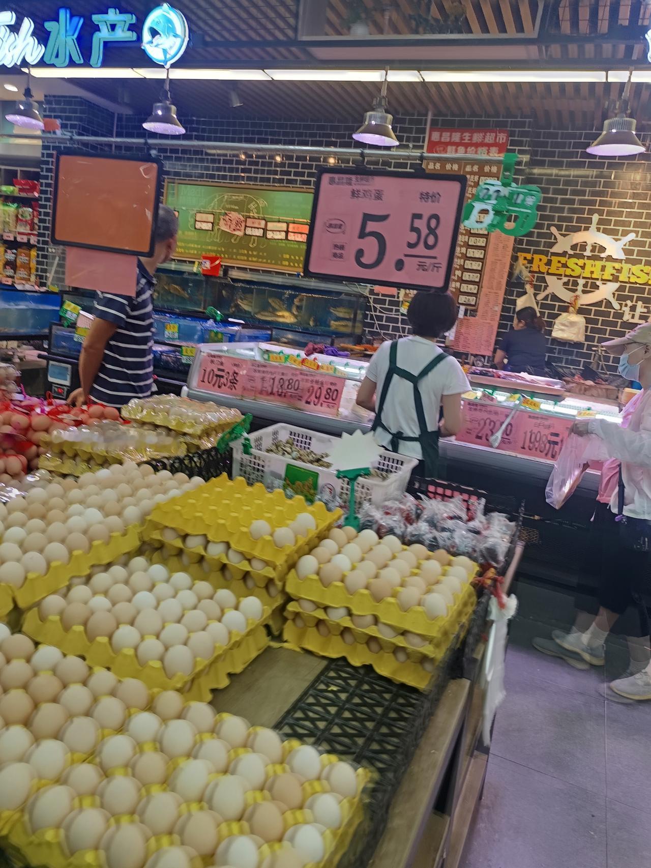 今天我在超市
发现一个很严重的问题
但不知道怎么说才好




敢相信吗？只是隔