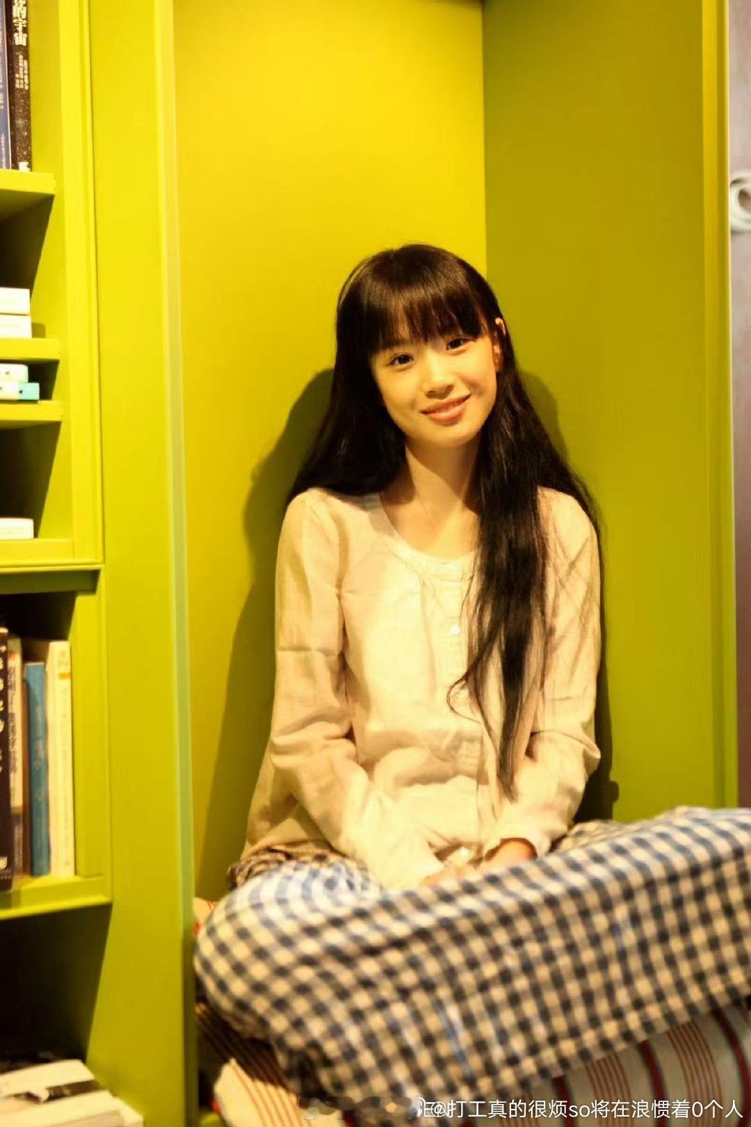 姐自己发这组年轻图好林依晨啊 