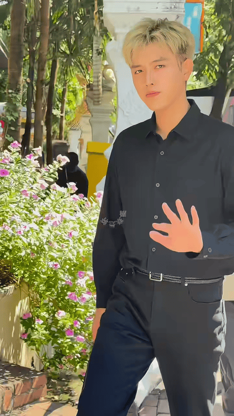 西双版纳偶遇陈飞宇 偶遇陈飞宇的快乐！在西双版纳见到本人，氛围感一下子梦回李峋，