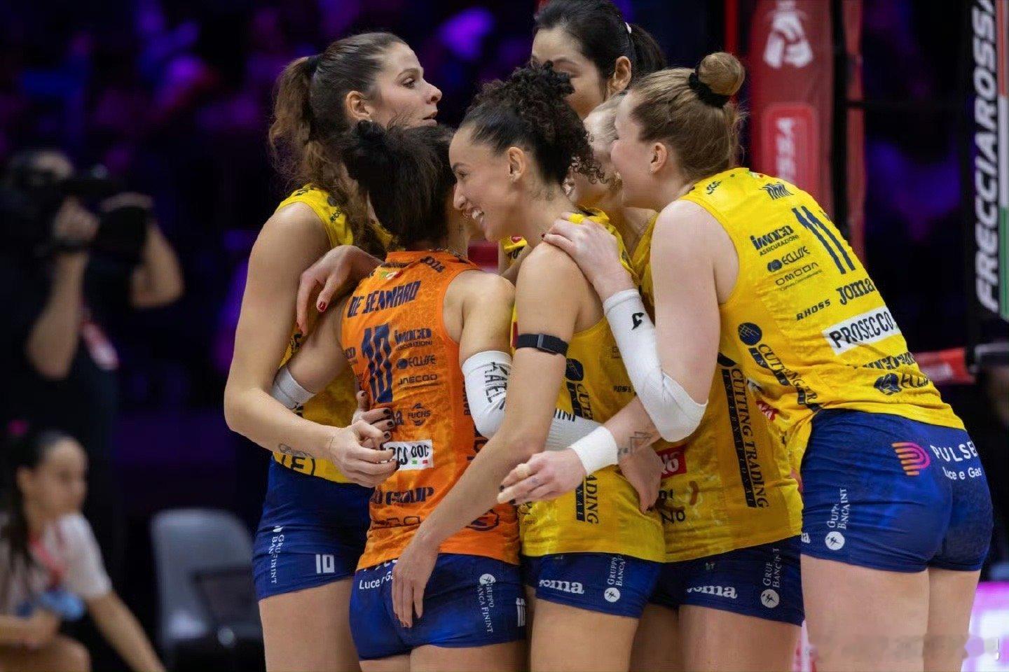 朱婷掌上明朱 一路婷你朱婷掌上明朱 一路婷你 【2025-26女排欧冠小组赛第五