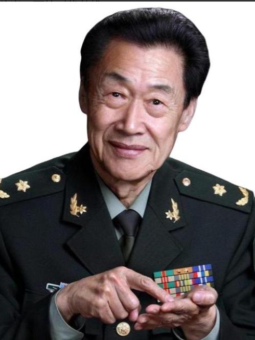 1964年，钱学森在研发东风2号导弹时，发现射程不够，几乎所有人都建议要多加助燃