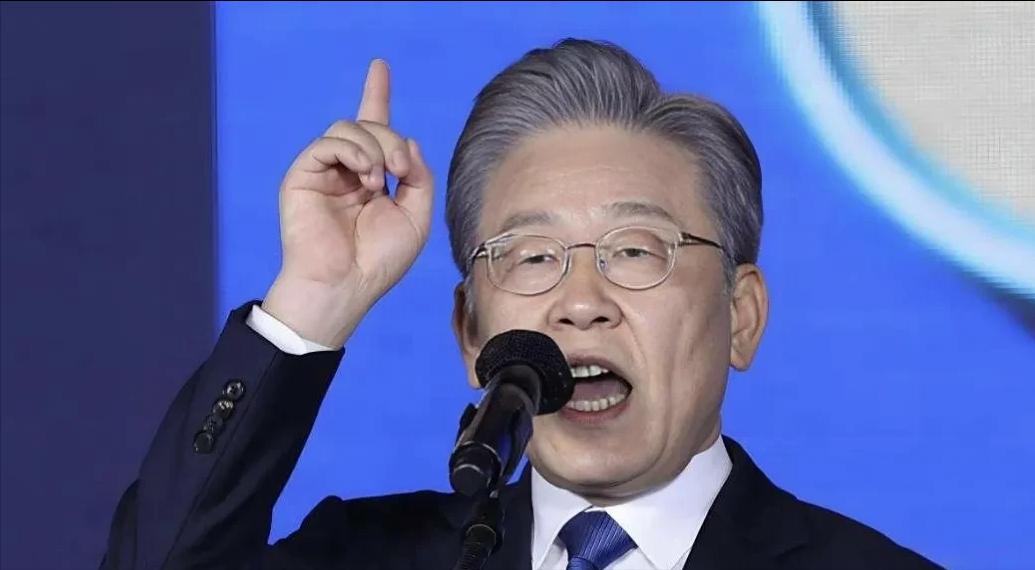 服了！九三阅兵这手牌，打得真叫一个漂亮， 朝方领导人突然访华观礼，这步棋让整个东