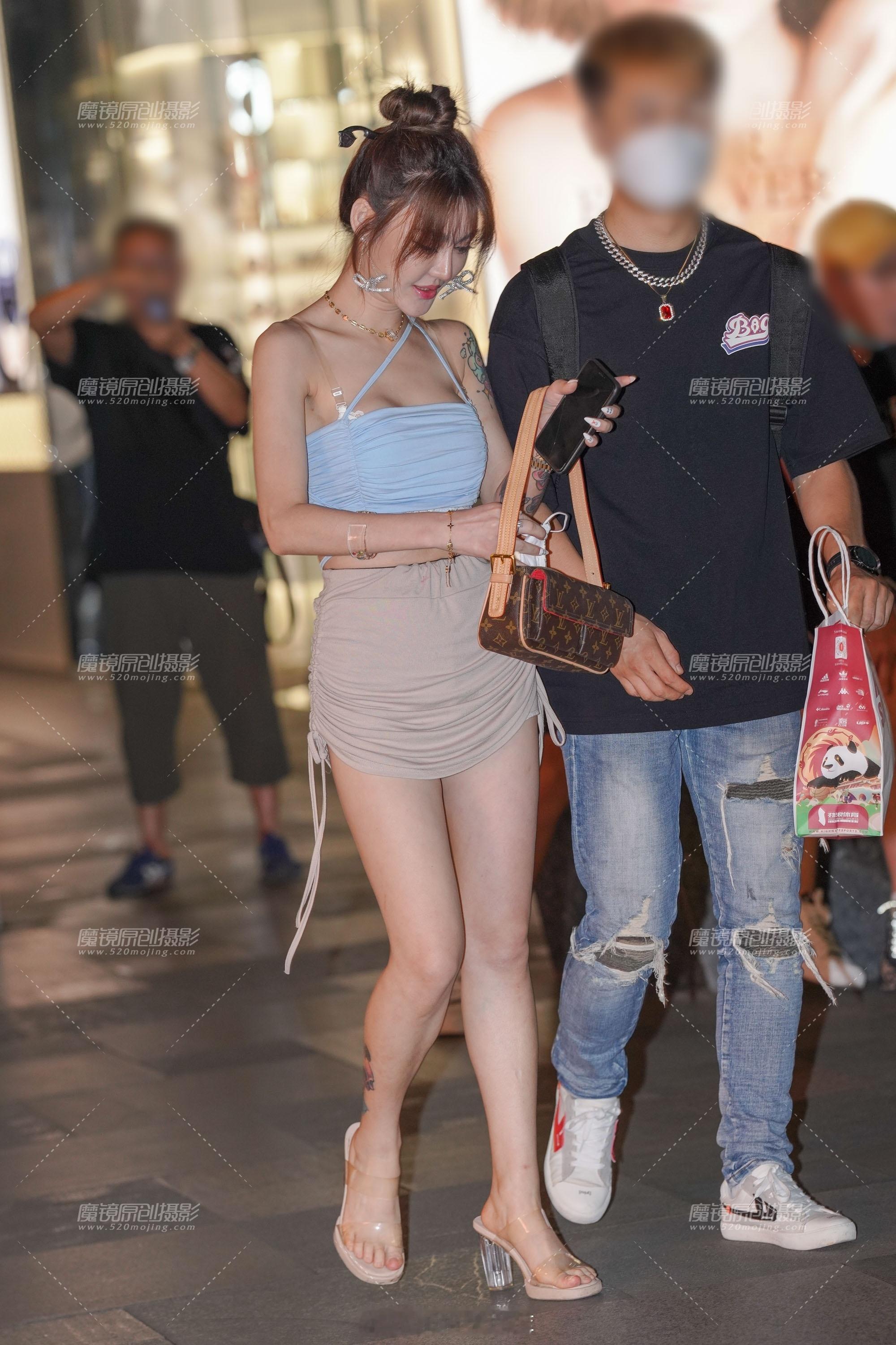 慵懒低丸子头今日穿搭(ootd) 小姐姐这丸子头需要一根发簪！ ​​​