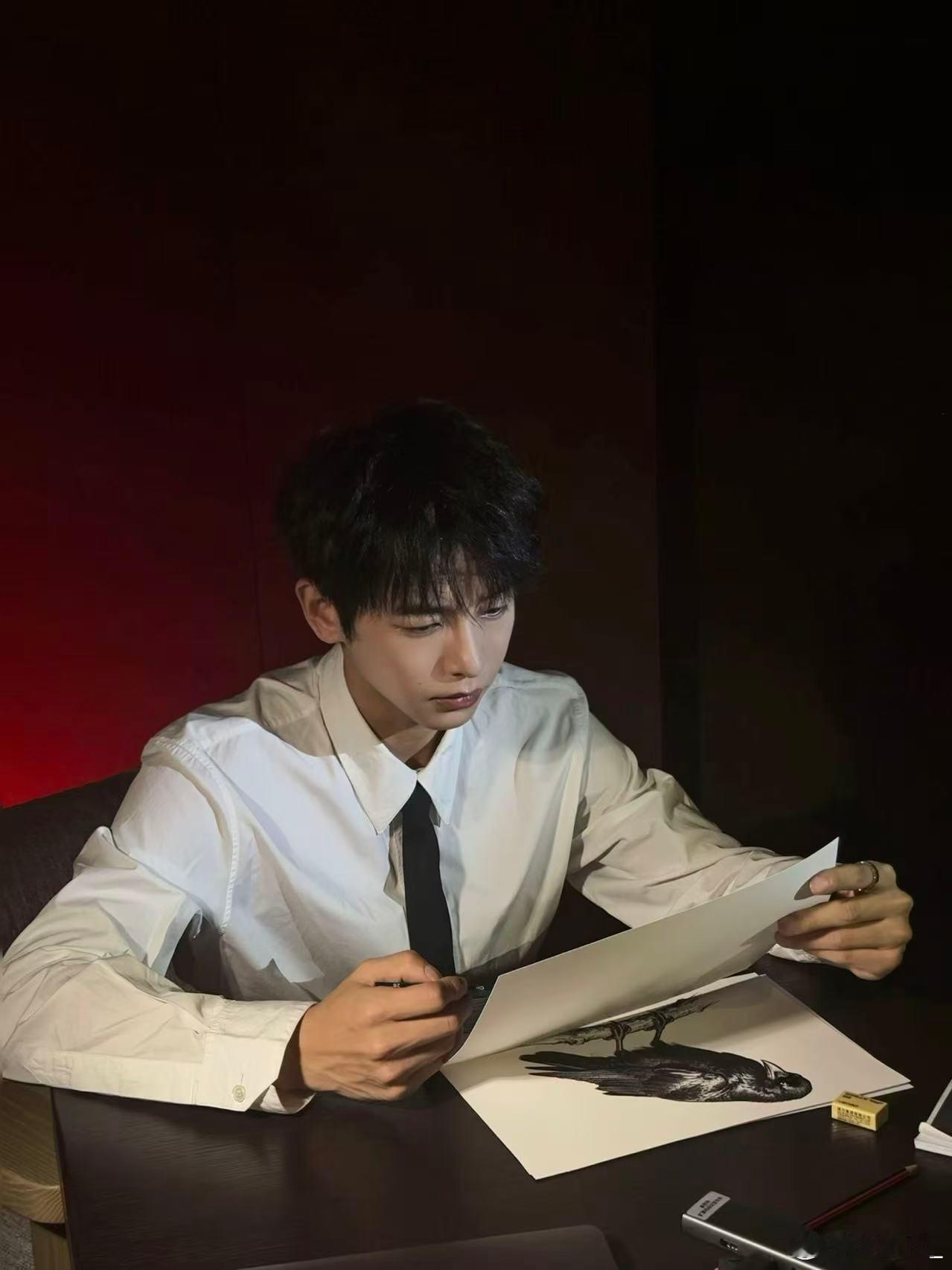 彭昱畅看似不会演实则不用演《匿杀》花絮封神瞬间：彭昱畅看到棒球棍的那一刻，滑跪动