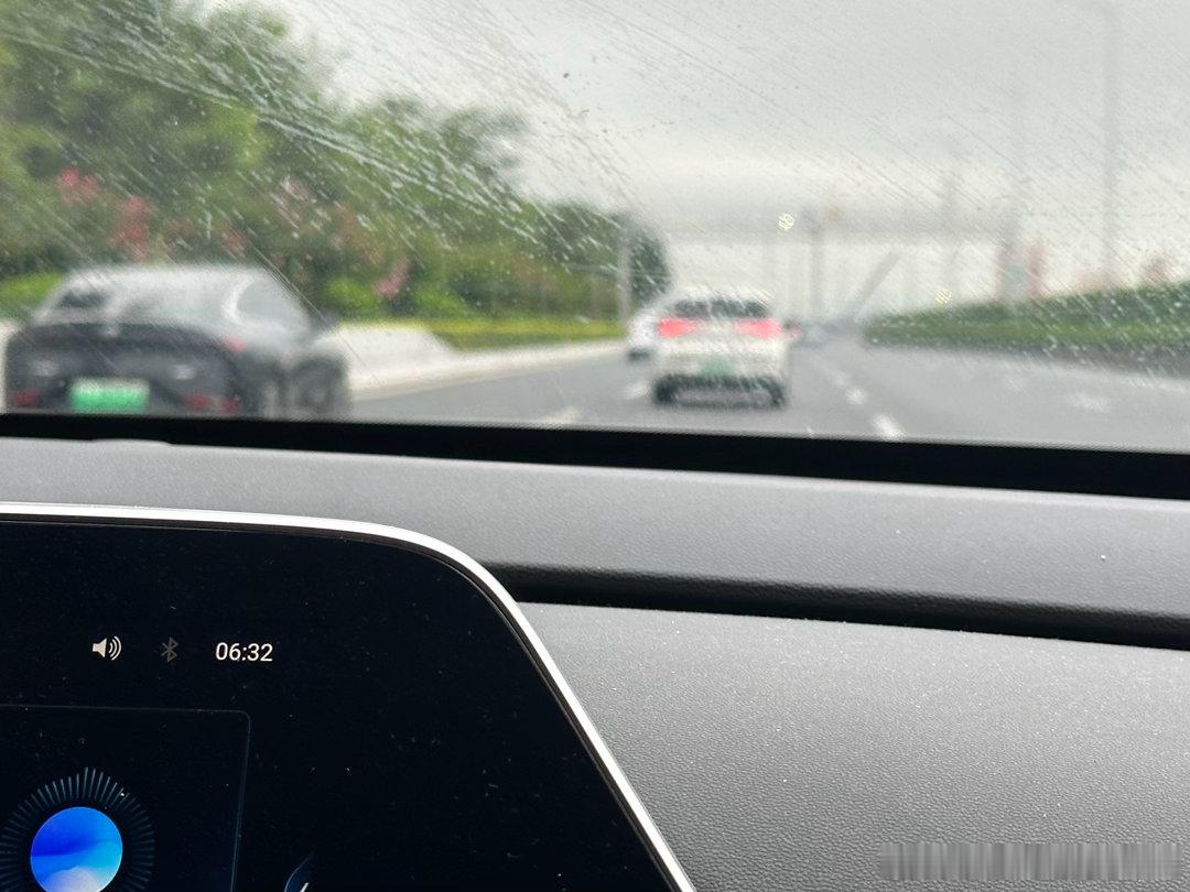 又是坐早机的一天，好困