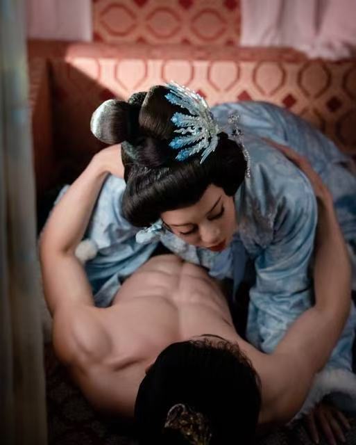 刘晓庆30年后再演武则天刘晓庆和武则天太像了，都经历过人生大起大落，却从不认输。