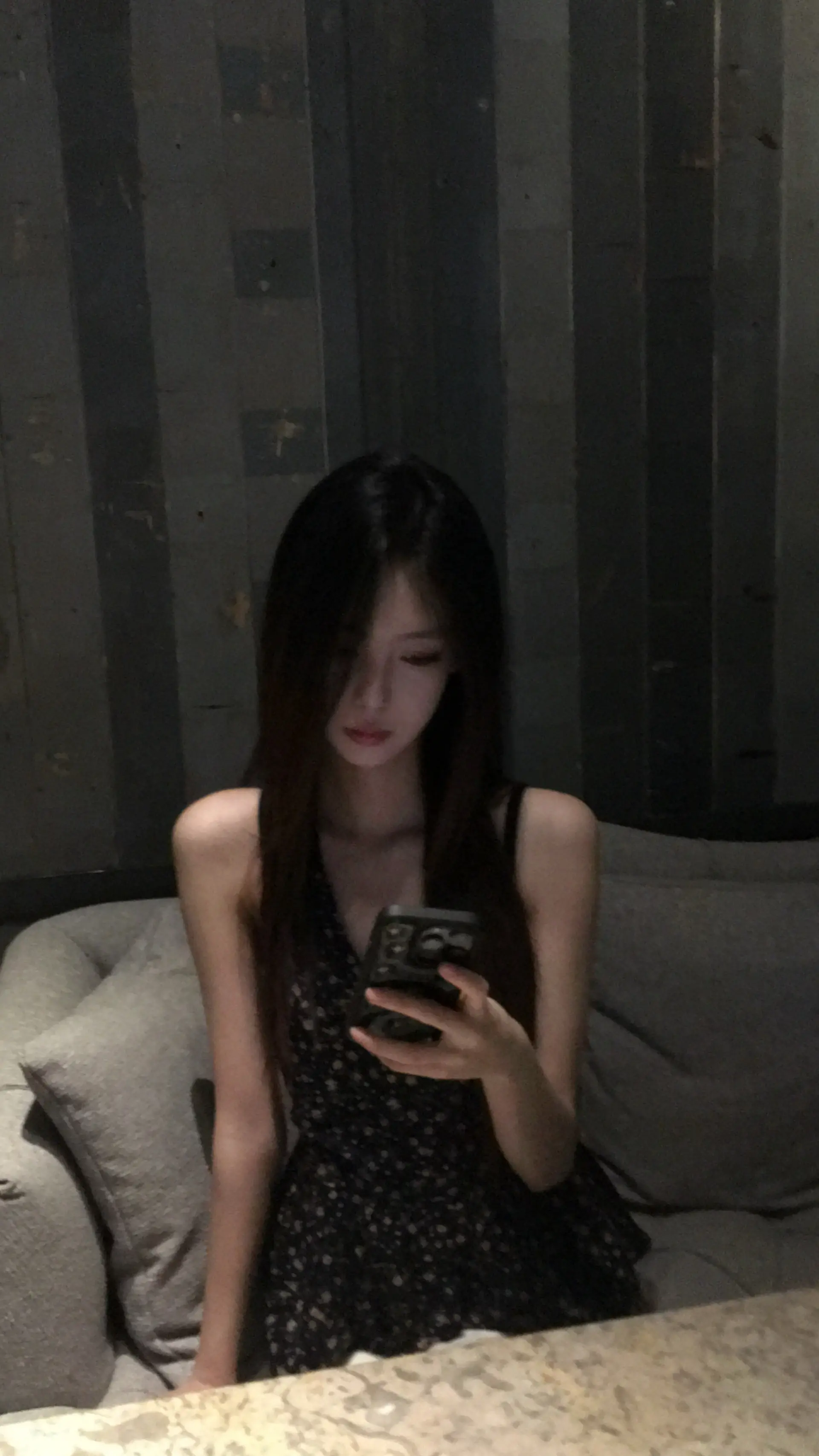 你长这么大 从来都没有体会过左手牵妈妈 右手牵爸爸的感觉  却一直渴望...