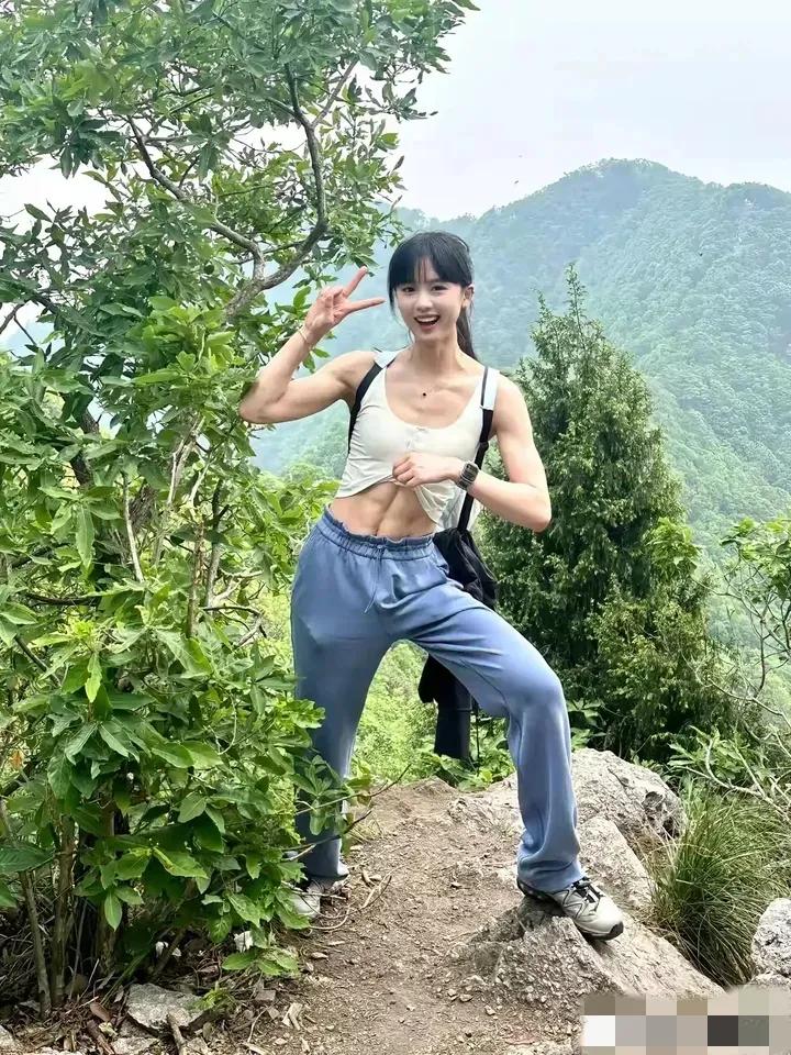 网友:
登上山顶的快乐只有爬山爱好者才能体会。[捂脸]