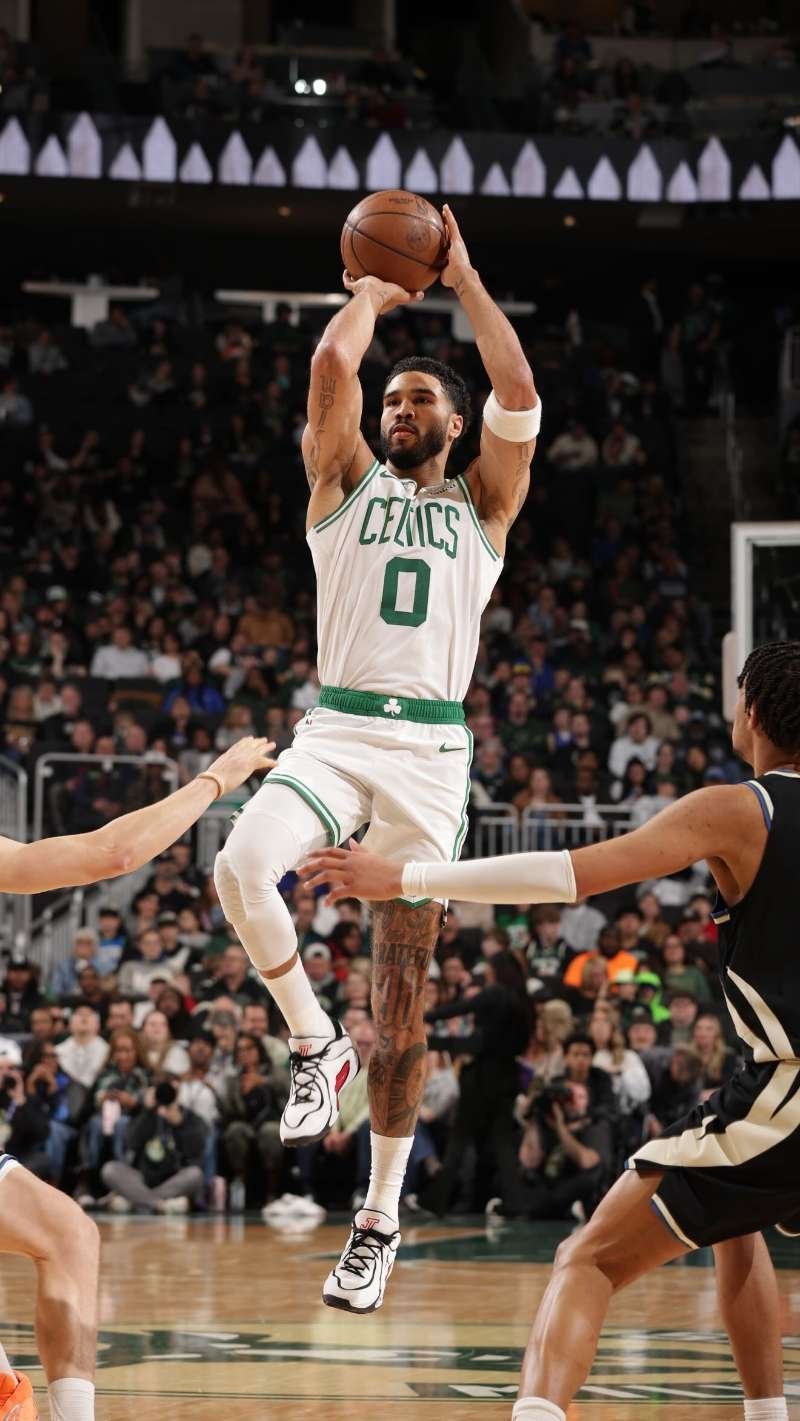 全能战士！塔图姆近4战的数据：场均26.5分、11.5篮板、8.3助攻！凯尔特人