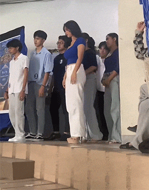 这不摔一跤都对不起这双鞋
