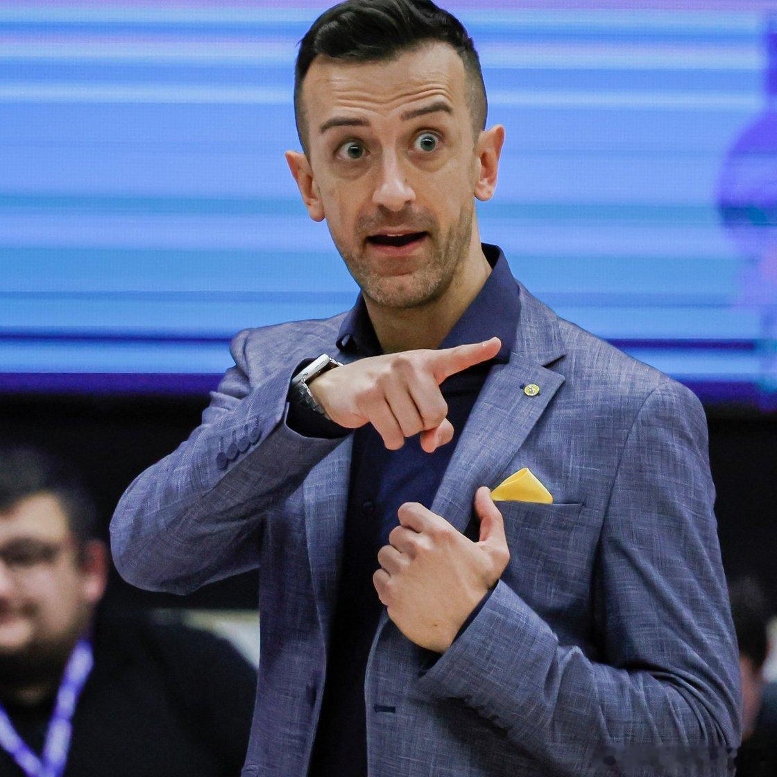 - 这些年来，你收到过类似的邀约吗？⚡️ 丹尼尔·桑塔雷利：是的，我以前收到过一