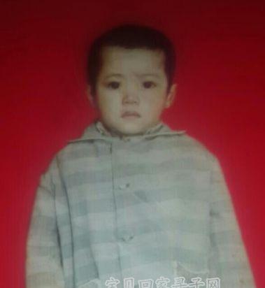 邓三娃。女孩，失踪当天刚剪了个小平头，像个男孩子。父亲邓正聪（现已过世），母亲柏
