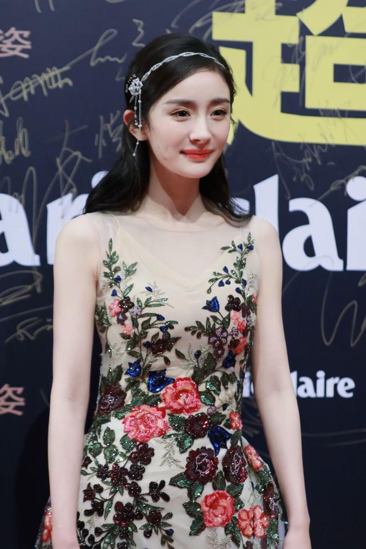 17年的杨幂参加嘉人线下活动甜甜的 