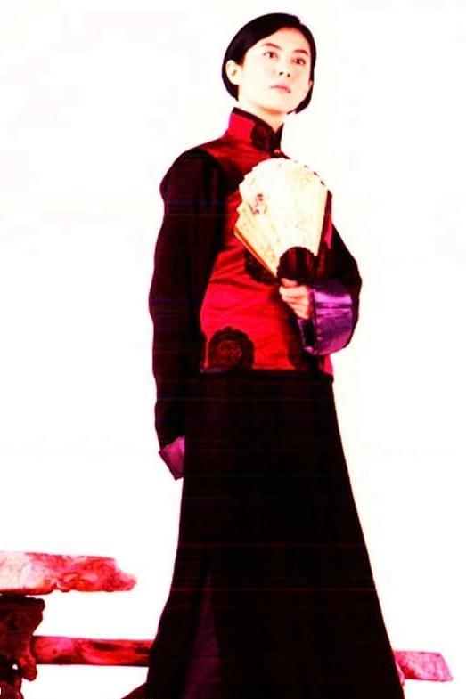 2001年，王祖贤在出演《游园惊梦》时期的一幅定妆照。 
