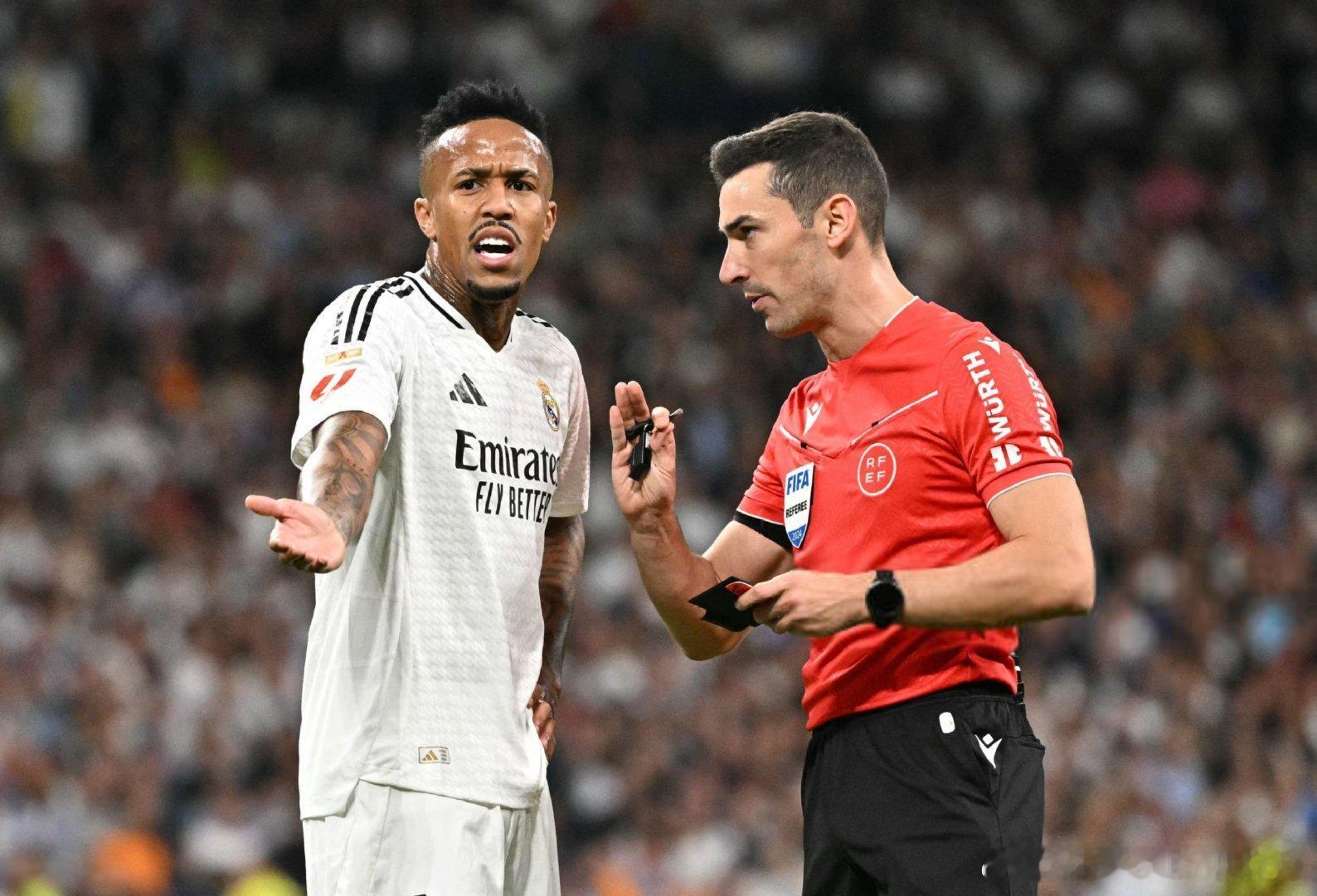 大伙儿都在对裁判不满#西甲联赛# #皇马vs阿拉维斯# #halamadrid#