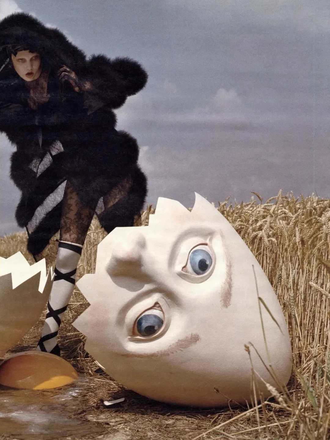 美版《W Magazine》2010年10月刊时装大片：Where Troubl