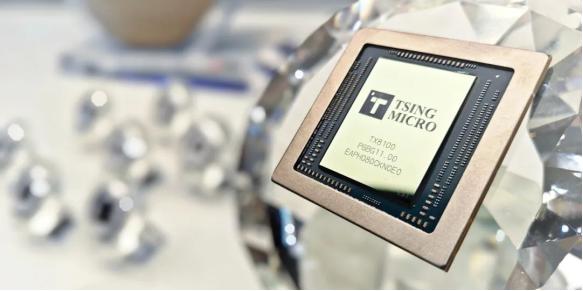 当摩尔线程用 3000 亿市值点燃 GPU 赛道，清微智能的可重构技术正成为国产